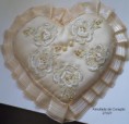 /album/galeria-de-fotos%3a-noivas%2c-casamento%2c-cesta%2c-porta-alian%c3%a7a%2c-flores-artificiais%2c-arranjo-de-cabelo-/amofada-de-cora%c3%a7%c3%a3o-35%2c00-jpg/